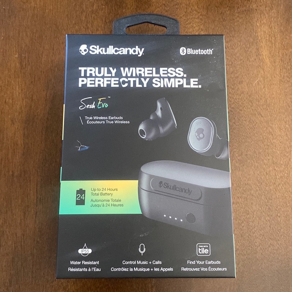 New Skull Candy Wireless Bluetooth Earbuds